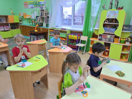 Прошло занятие в группе "Пчелки" по тестопластике Прошло занятие в группе "Пчелки" по тестопластике.