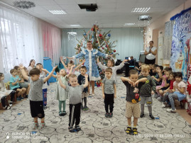 Прошло развлечение "Прощание с елочкой" Прошло развлечение "Прощание с елочкой".