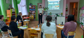 Провели беседу с родителями в группе "Пчелки" на тему соблюдение правил по перевозке детей Провели беседу с родителями в группе "Пчелки" на тему соблюдение правил по перевозке детей.