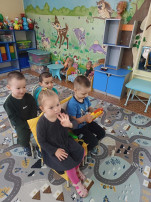 Проведена беседа с детьми первой младшей группы по пдд Проведена беседа с детьми первой младшей группы по пдд.