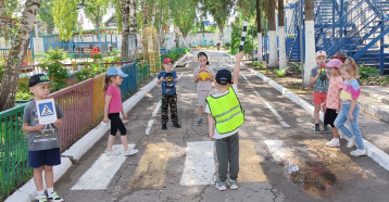 Прошло развлечение ПДД в группе "Знайки" Прошло развлечение ПДД в группе "Знайки".