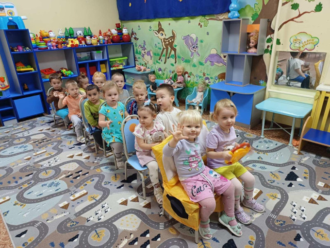 Прошла подвижная игра в первой младшей группе "мы едем едем" Прошла подвижная игра в первой младшей группе "мы едем едем".